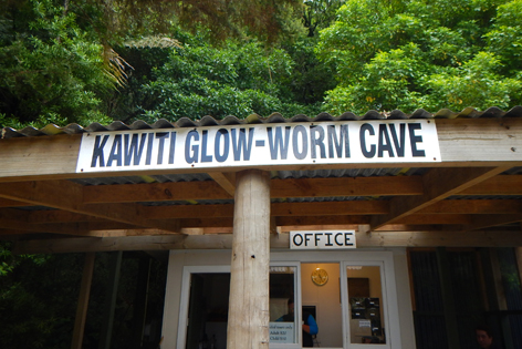 Kawiti_Glow_worm_caves_01